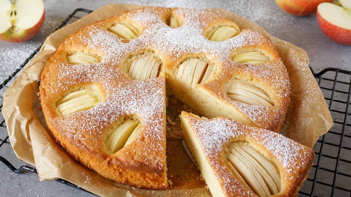 German Apple Cake - versunkener Apfelkuchen